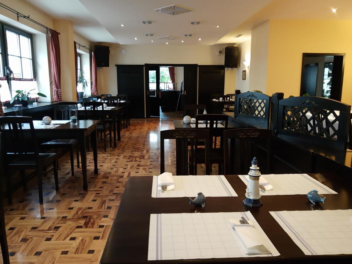 Hotel Weisses Ross Elsterwerda Ngoại thất bức ảnh